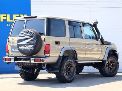 TOYOTA LAND CRUISER 70 - 2