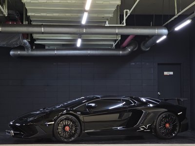 LAMBORGHINI AVENTADOR - 2