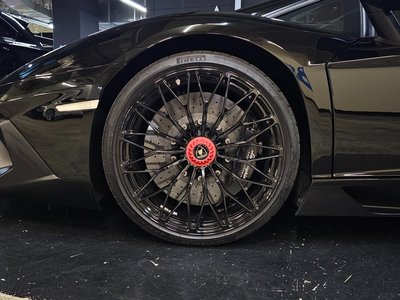 LAMBORGHINI AVENTADOR - 5