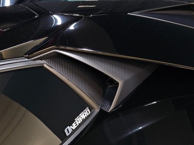 LAMBORGHINI AVENTADOR - 8