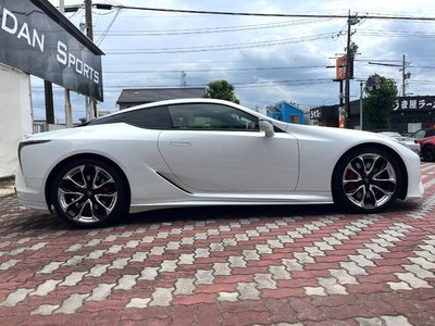 2017 Lexus LC thumbnail 23