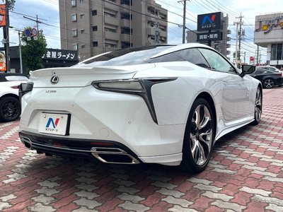 2017 Lexus LC thumbnail 17