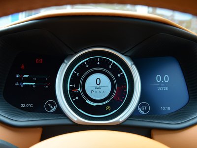 2018 Aston Martin DB11 缩略图 32