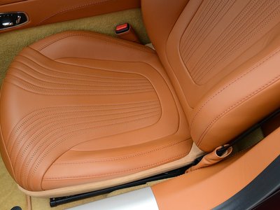 2018 Aston Martin DB11 缩略图 26