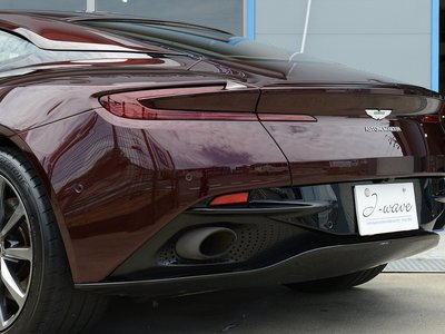 2018 Aston Martin DB11 — фото 14