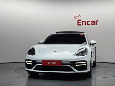 2022 Porsche PANAMERA 照片 2