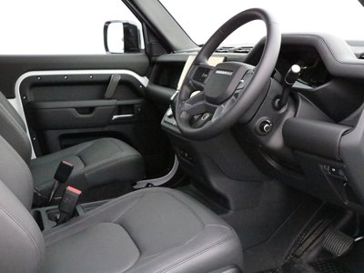 LAND ROVER DEFENDER - 5