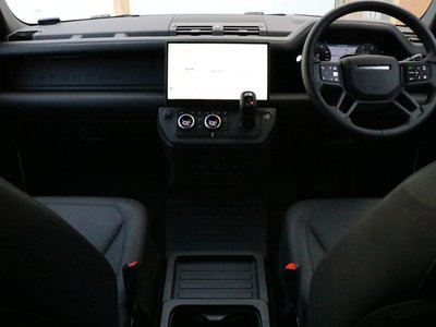 LAND ROVER DEFENDER - 4