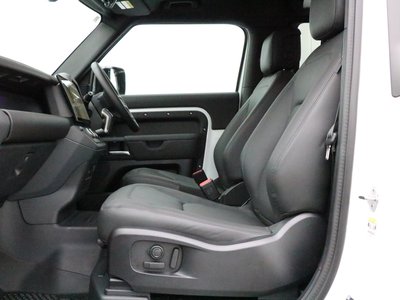 LAND ROVER DEFENDER - 3