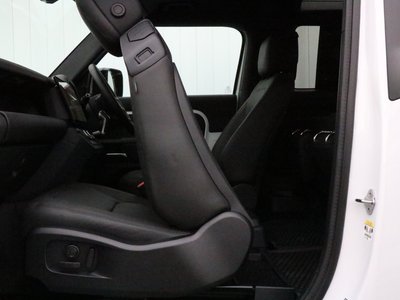 LAND ROVER DEFENDER - 6