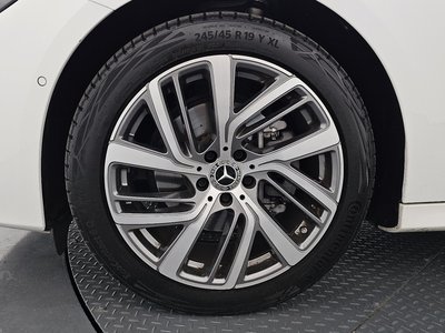 MERCEDES-BENZ E-CLASS - 6