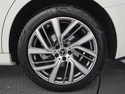 MERCEDES-BENZ E-CLASS - 8