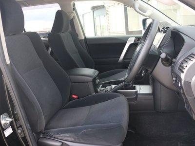 TOYOTA LAND CRUISER PRADO - 9