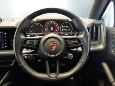 PORSCHE CAYENNE - 8