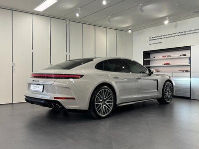 PORSCHE PANAMERA - 5