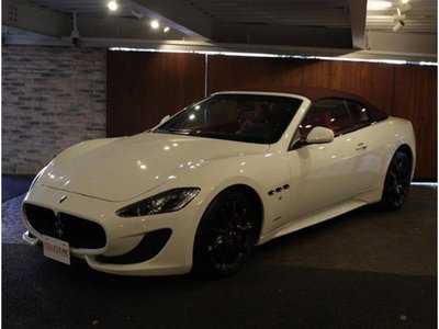 2013 Maserati GRANCABRIO thumbnail 18