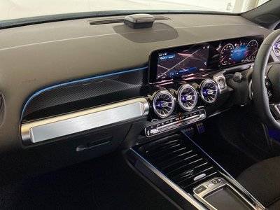 MERCEDES-BENZ GLB - 8