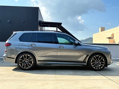 BMW X7 - 7