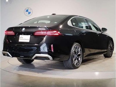 صورة 3 لـ 2026 BMW 5 SERIES