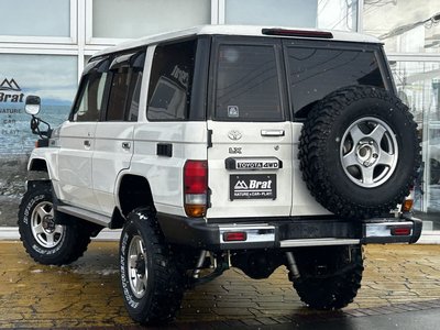 TOYOTA LAND CRUISER 70 - 6