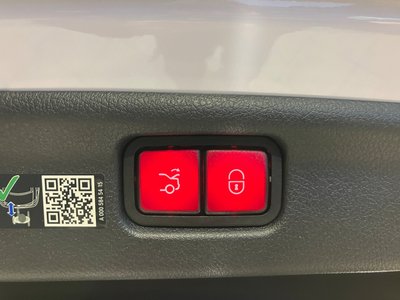 MERCEDES-BENZ C-CLASS - 8