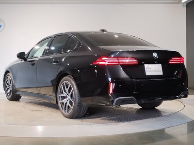 صورة 10 لـ 2024 BMW 5 SERIES