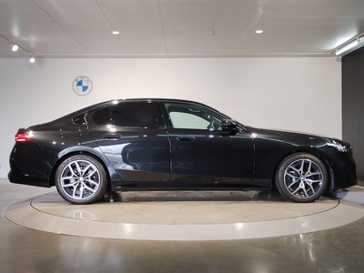 صورة 7 لـ 2024 BMW 5 SERIES