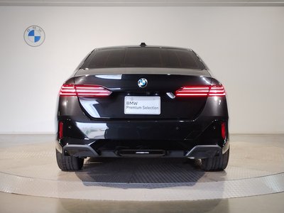 صورة 9 لـ 2024 BMW 5 SERIES