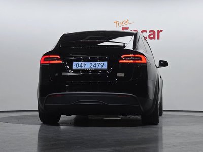 TESLA MODEL X - 4