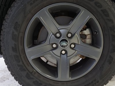 LAND ROVER DEFENDER - 7