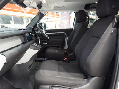 LAND ROVER DEFENDER - 5