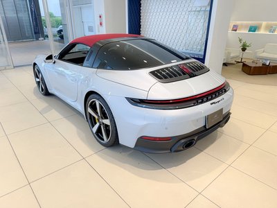 2026 Porsche 911 — миниатюра 12