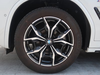 صورة 9 لـ 2023 BMW X4