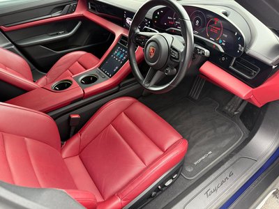 صورة 12 لـ 2024 Porsche TAYCAN