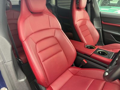 صورة 13 لـ 2024 Porsche TAYCAN