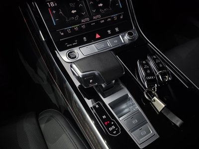 2021 AUDI A8 — миниатюра 12
