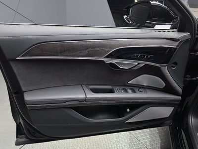2021 AUDI A8 — миниатюра 14