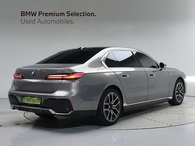 BMW I7 - 4