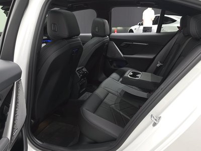 2026 BMW 5 SERIES 缩略图 17