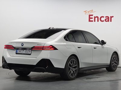 2026 BMW 5 SERIES photo 3