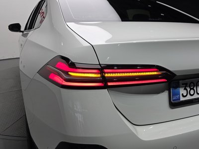 2026 BMW 5 SERIES photo 10
