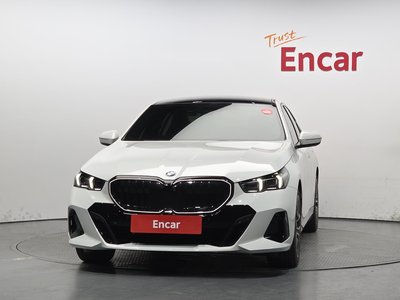 2026 BMW 5 SERIES photo 2