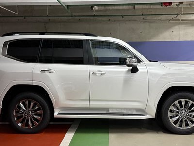 TOYOTA LAND CRUISER 300 - 3