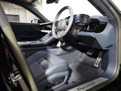 2023 Porsche TAYCAN photo 9
