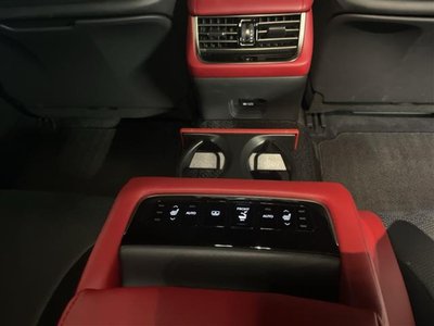 صورة مصغرة 21 لـ 2021 Lexus LS