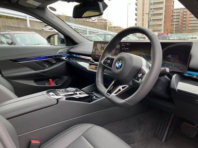 صورة مصغرة 41 لـ 2025 BMW 5 SERIES