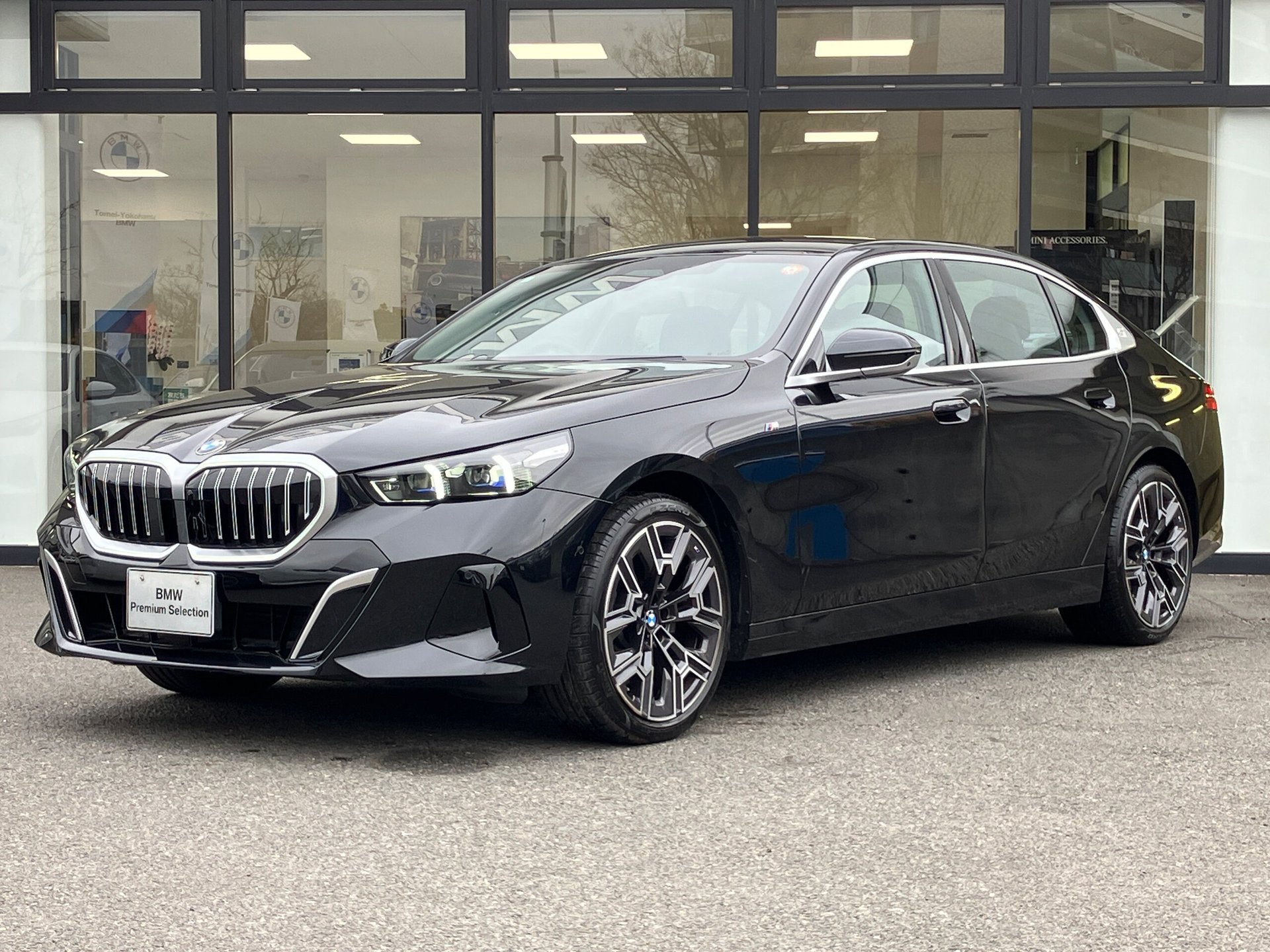 BMW 5 SERIES - View 1