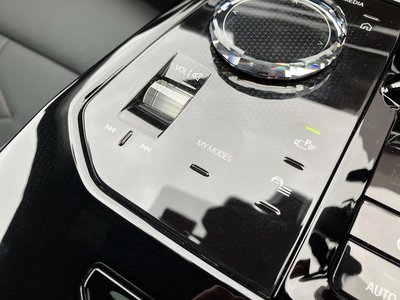 صورة مصغرة 275 لـ 2025 BMW 5 SERIES