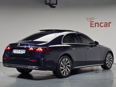 MERCEDES-BENZ E-CLASS - 4