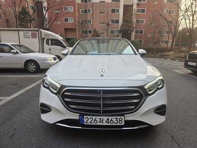 MERCEDES-BENZ E-CLASS - 1